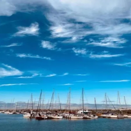 아파트 Seafront In Marina